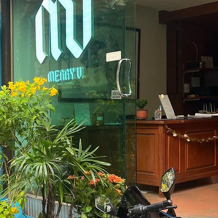Merry V Guesthouse Бангкок Экстерьер фото